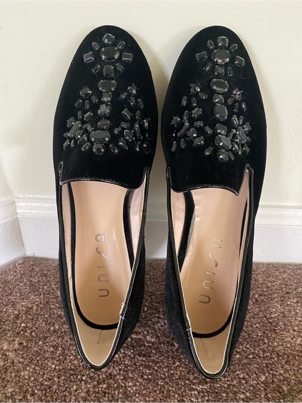Unisa Black Jeweled Velvet Loafers size 7
